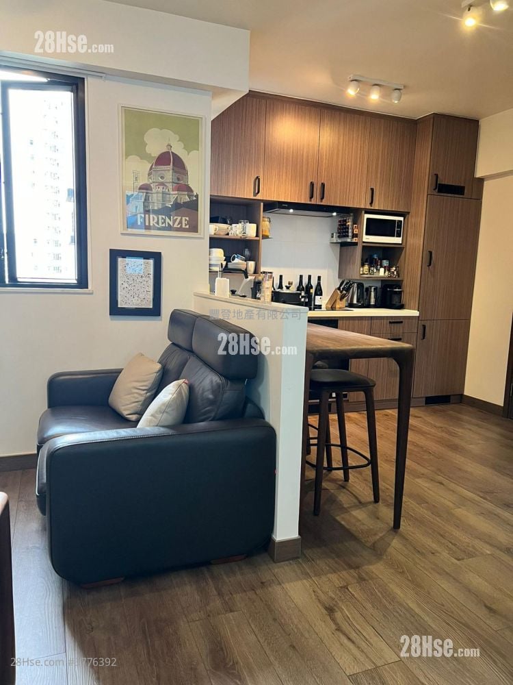 Jadestone Court Sell 1 Bedroom , 1 Bathroom 332 ft²