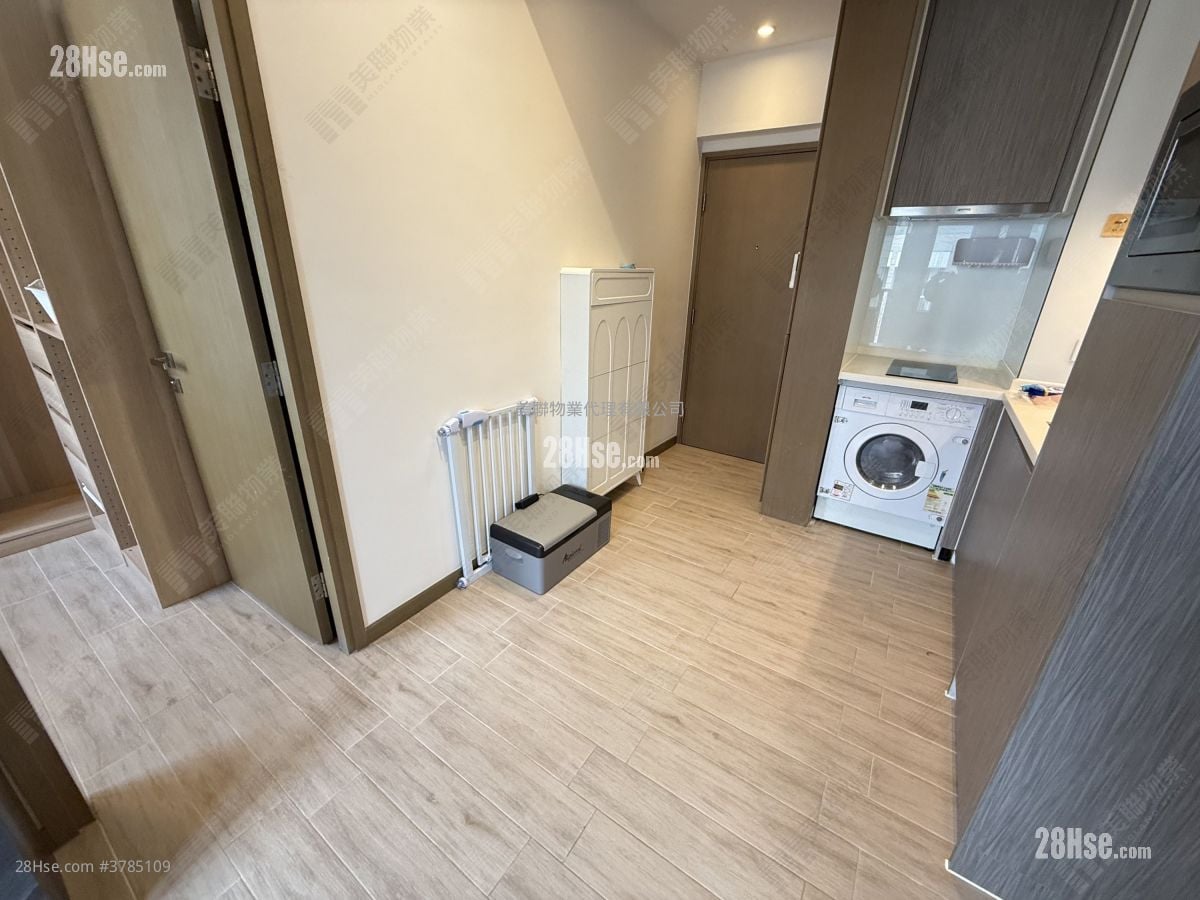 Astoria Crest Sell 1 Bedroom 299 ft²