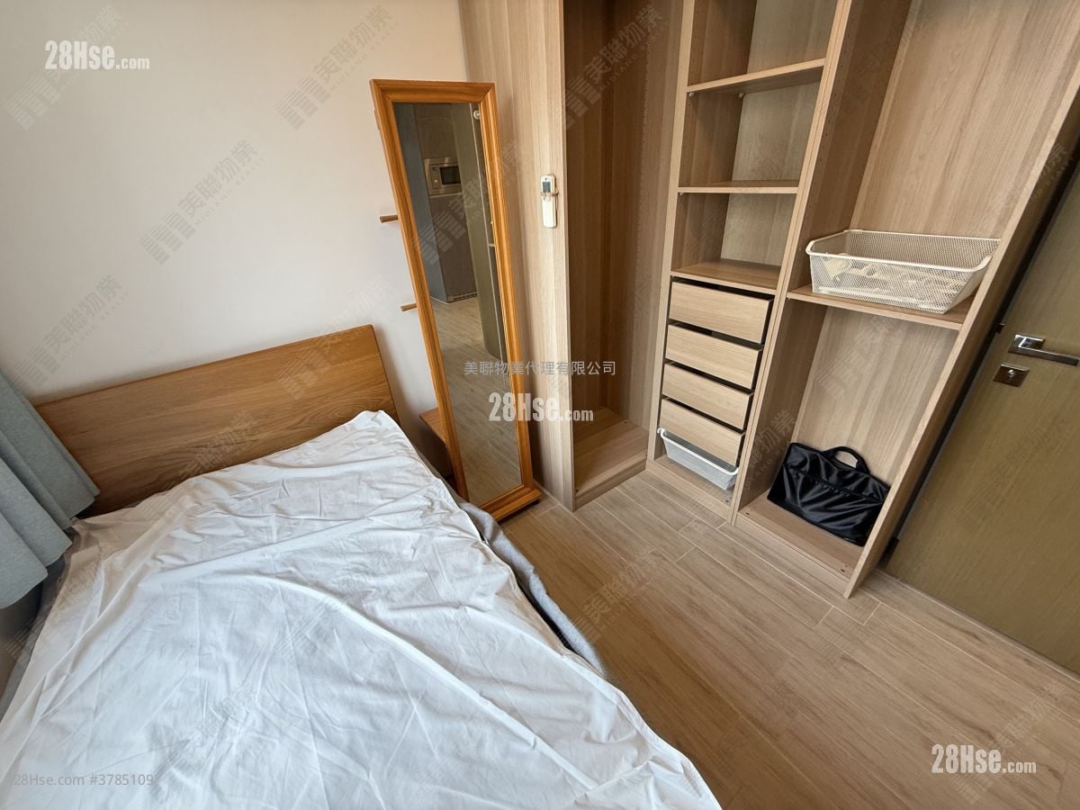 Astoria Crest Sell 1 Bedroom 299 ft²