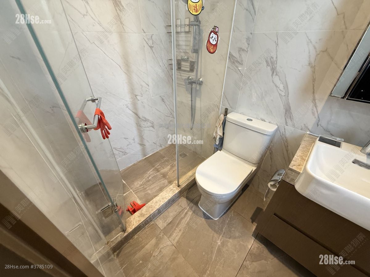 Astoria Crest Sell 1 Bedroom 299 ft²