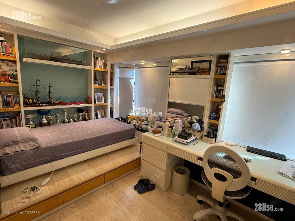 Parc Regal Sell 3 Bedrooms , 3 Bathrooms 676 ft²