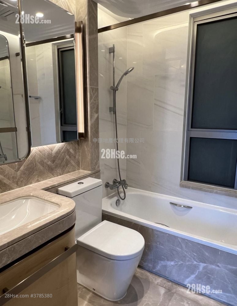 Grand Central Sell 2 Bedrooms , 1 Bathroom 595 ft²