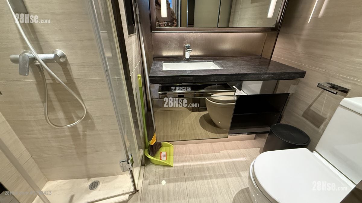 Cullinan West Rental 352 ft²