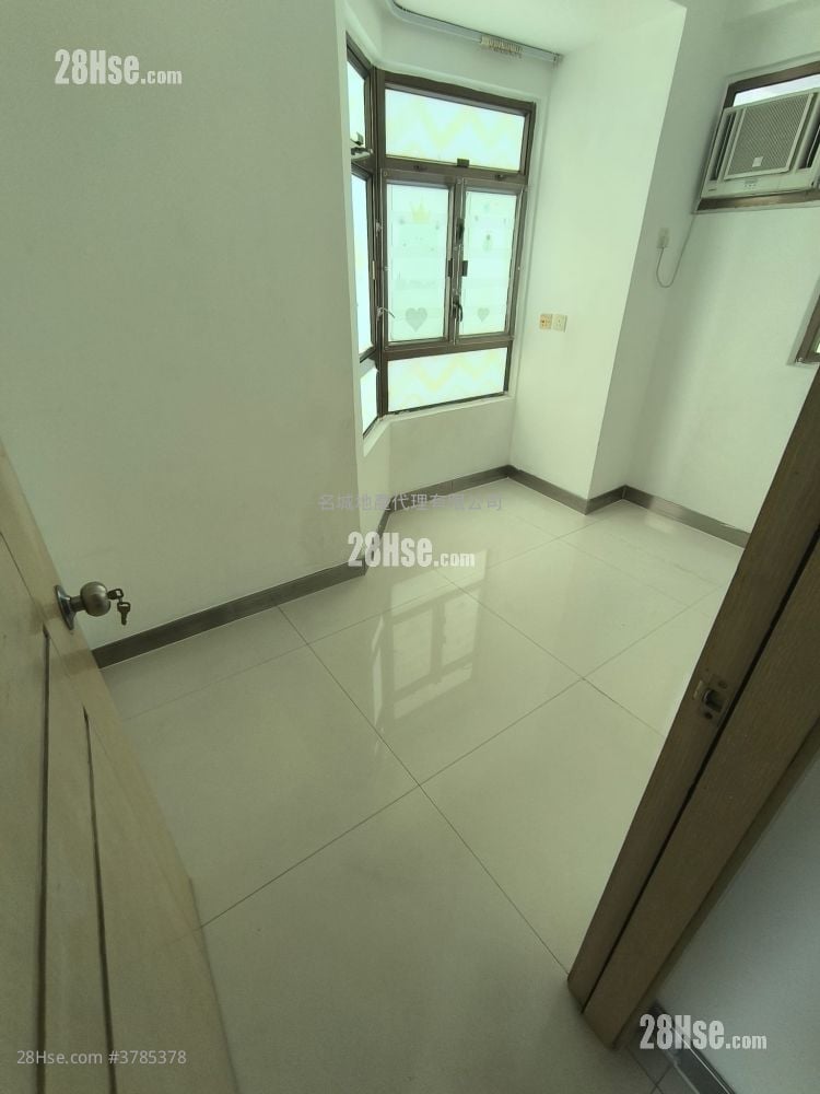 Shatin Plaza Sell 3 Bedrooms , 1 Bathroom 612 ft²