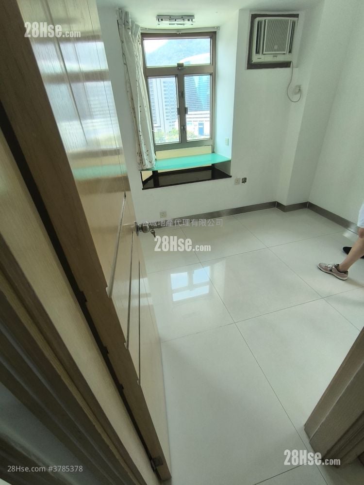 Shatin Plaza Sell 3 Bedrooms , 1 Bathroom 612 ft²
