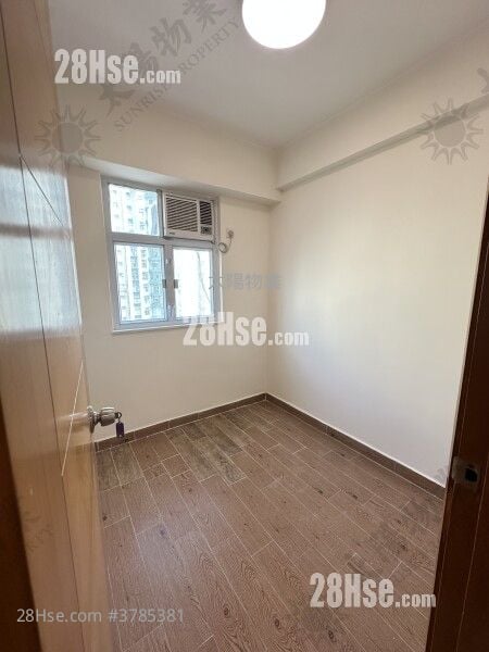 Whampoa Estate Sell 3 Bedrooms 490 ft²