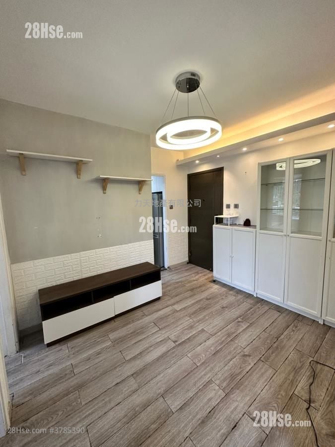Chuen Fai Centre Sell 2 Bedrooms , 1 Bathroom 277 ft²