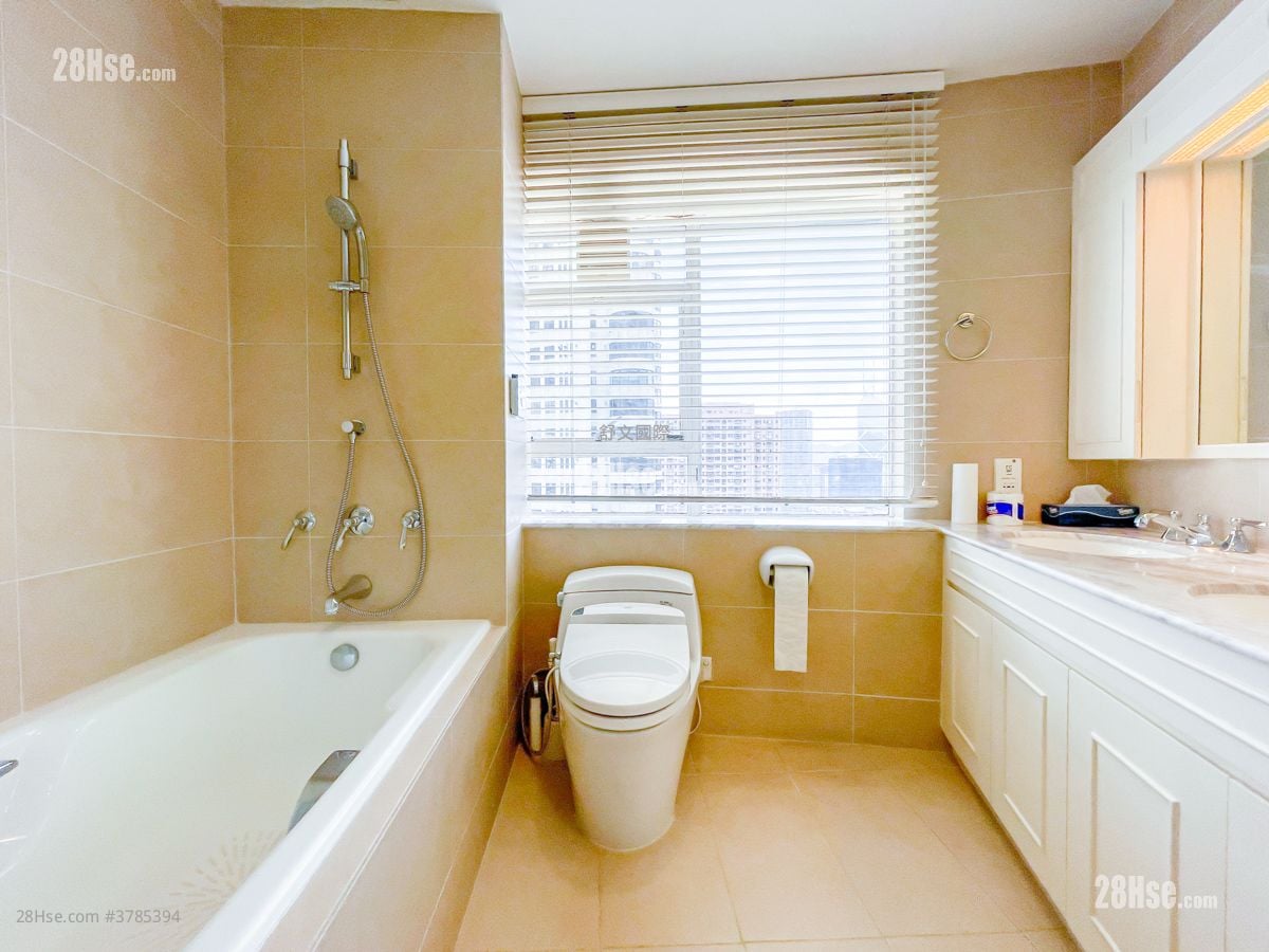 世纪大厦 售盘 3 房 , 2 浴室 2,041 平方尺