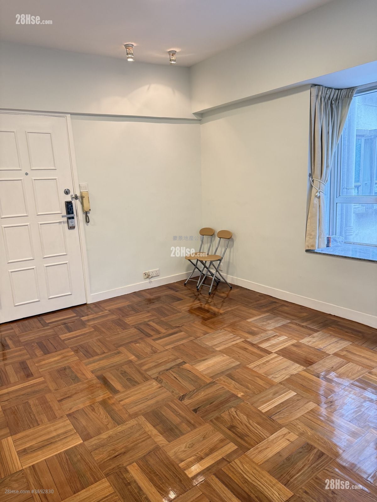 Bonham Court Rental 2 Bedrooms , 1 Bathroom 470 ft²