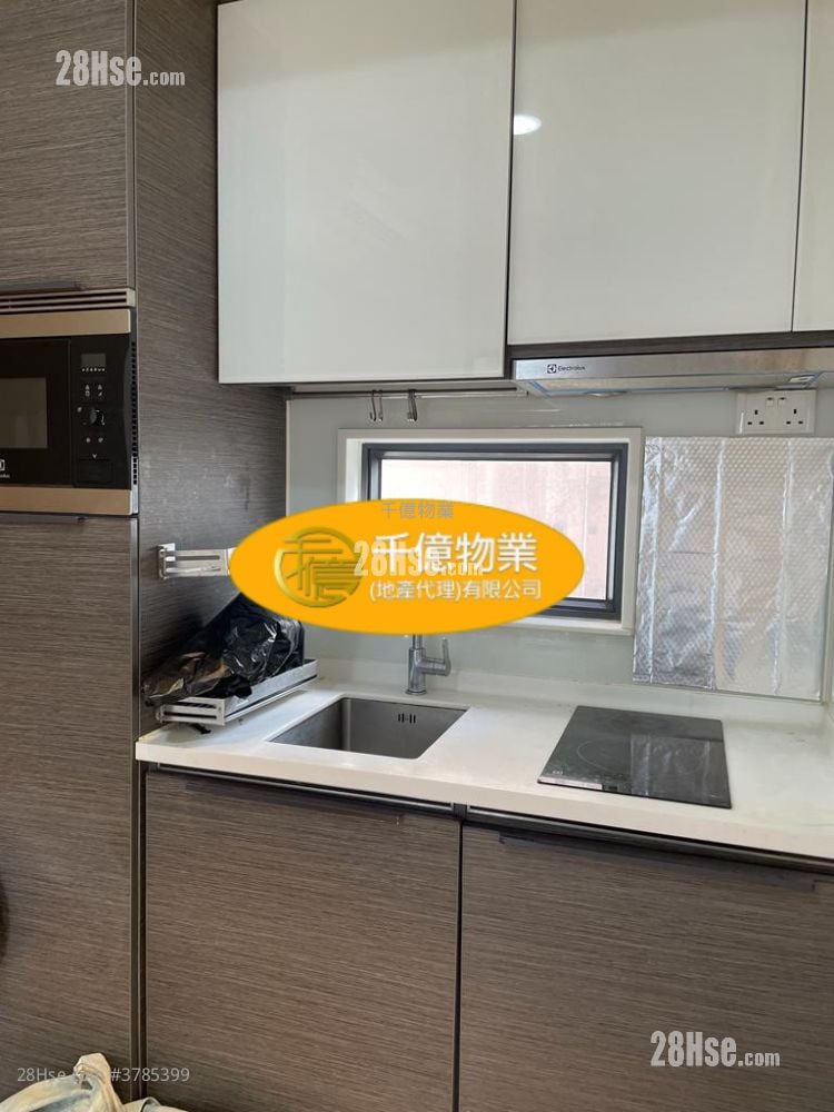 Giovane Sell 2 Bedrooms 341 ft²