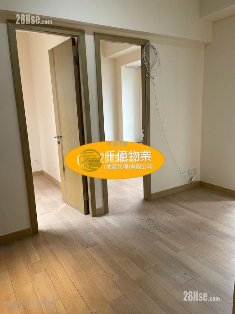 Giovane Sell 2 Bedrooms 341 ft²