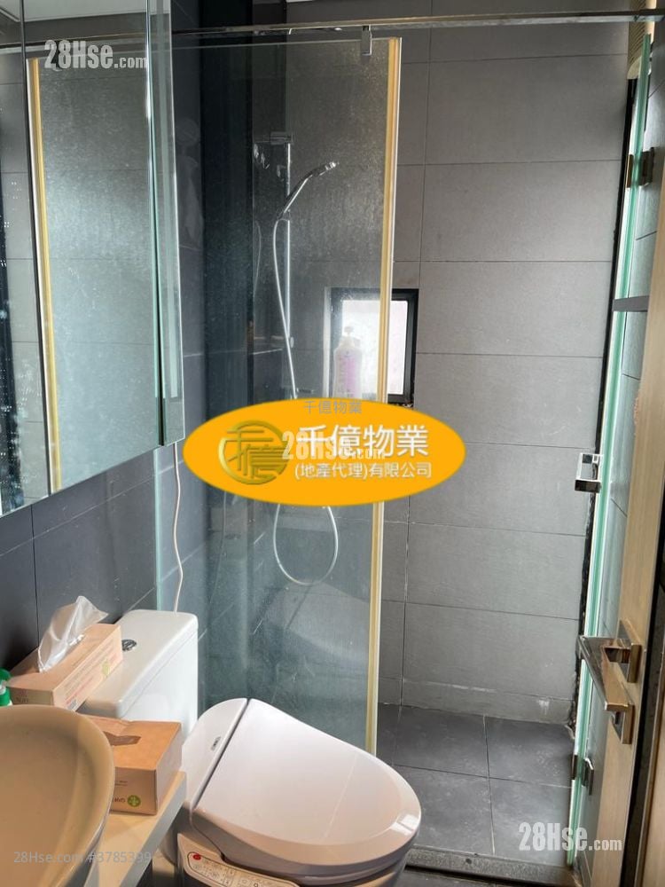 Giovane Sell 2 Bedrooms 341 ft²