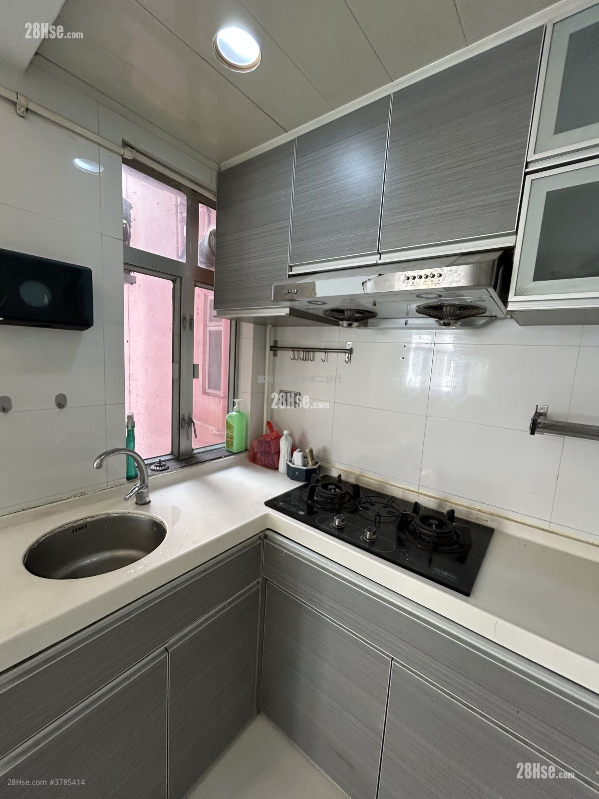 Tsuen Wan Centre Rental 2 Bedrooms 380 ft²