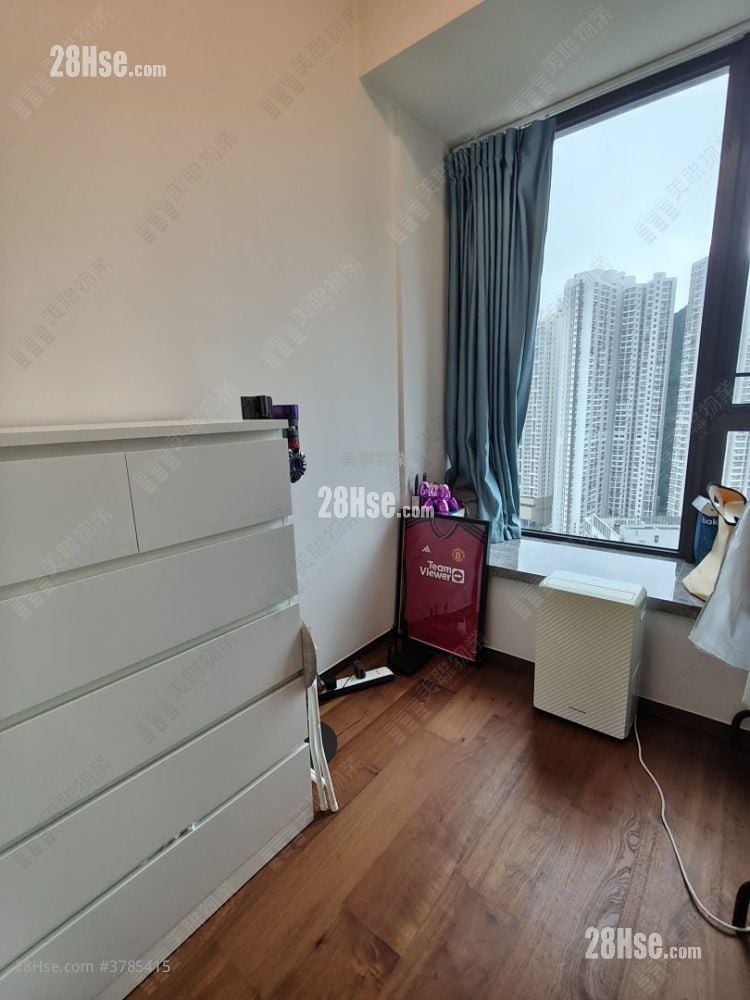 Maya Sell 2 Bedrooms 495 ft²