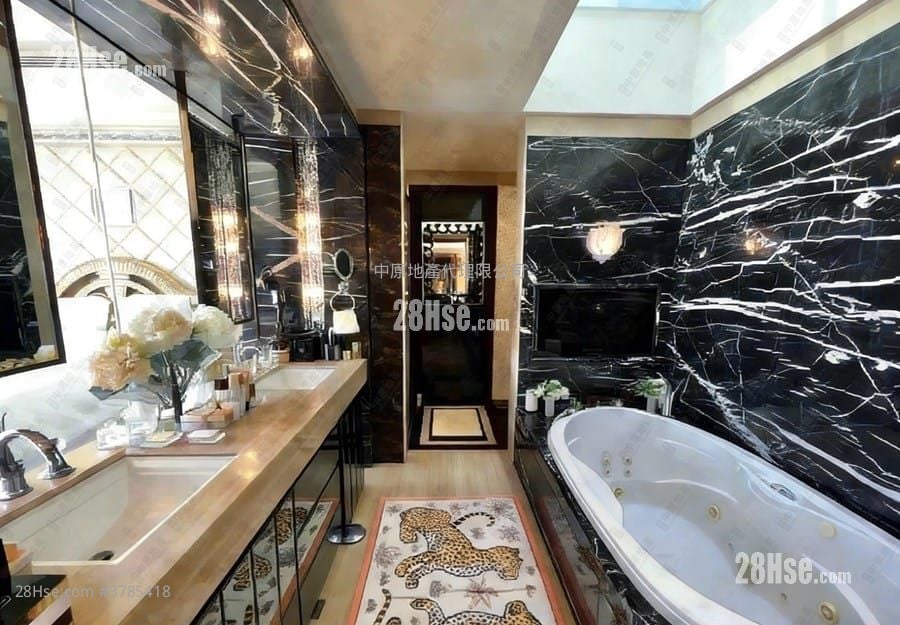 Peak One Sell 5+ Bedrooms 3,272 ft²