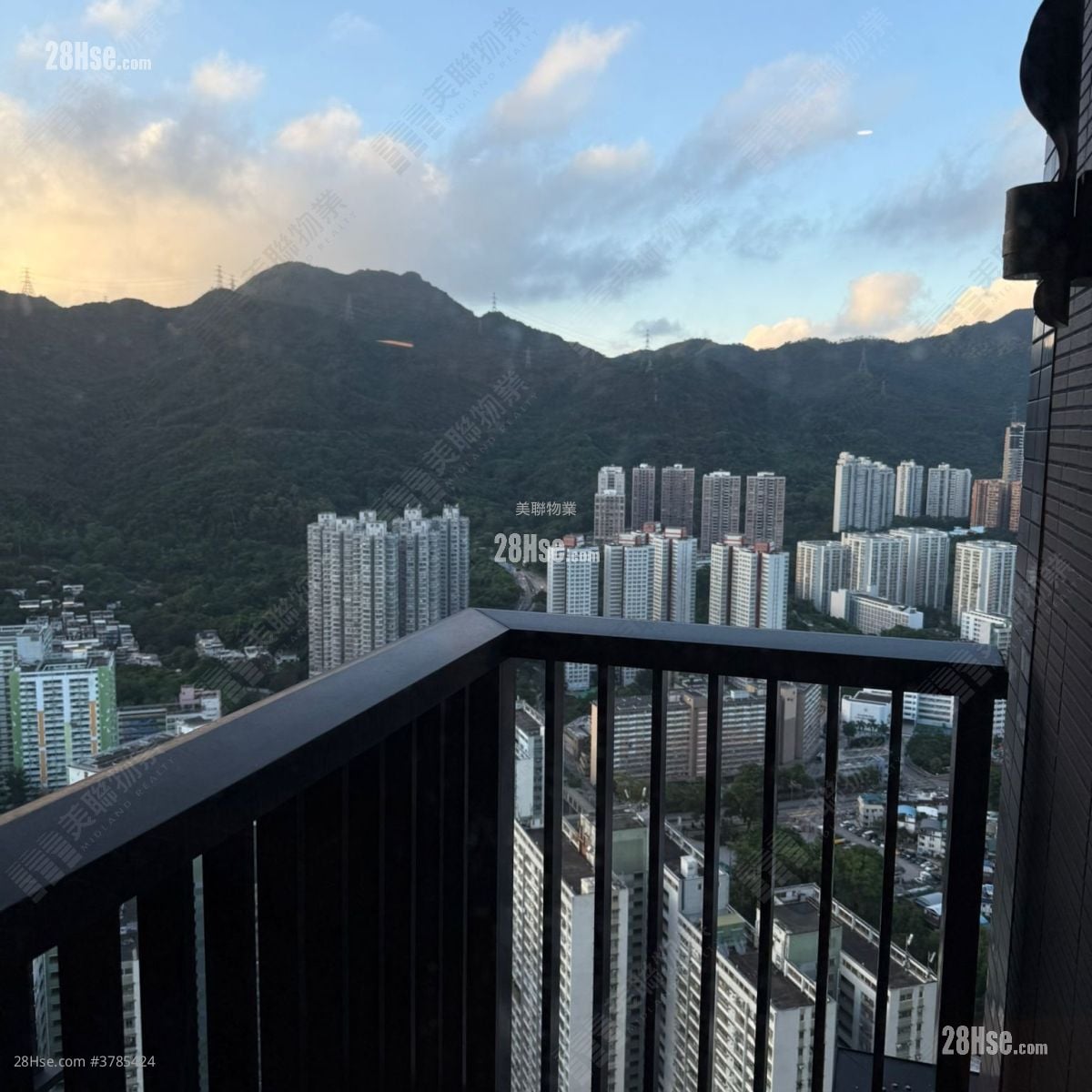 柏傲庄 售盘 3 房 723 平方尺