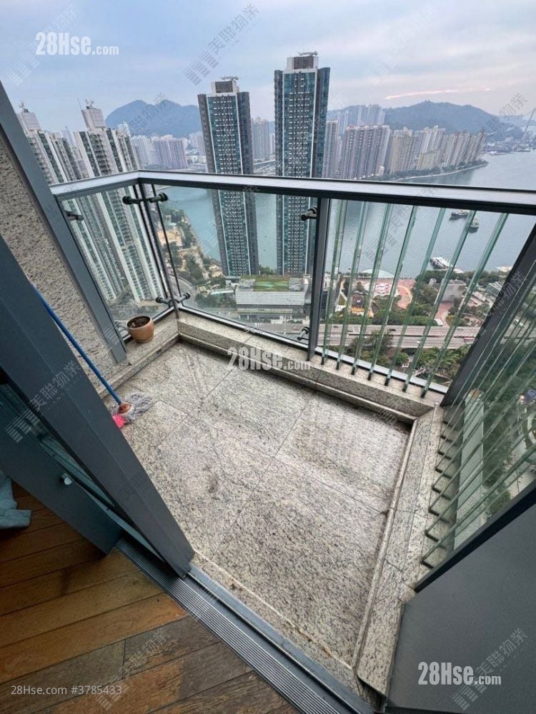 The Dynasty Rental 3 Bedrooms , 2 Bathrooms 728 ft²