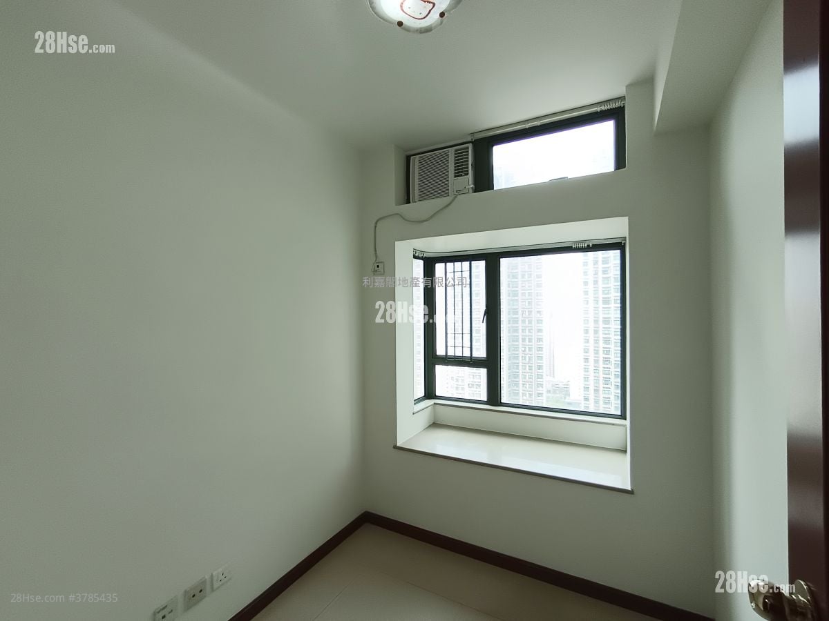 Residence Oasis Sell 2 Bedrooms , 1 Bathroom 490 ft²