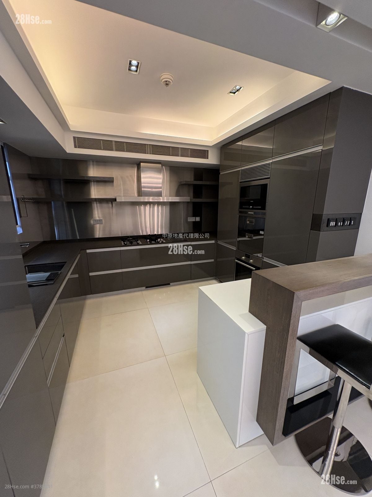 比华利山别墅 售盘 5+ 房 , 4 浴室 3,130 平方尺