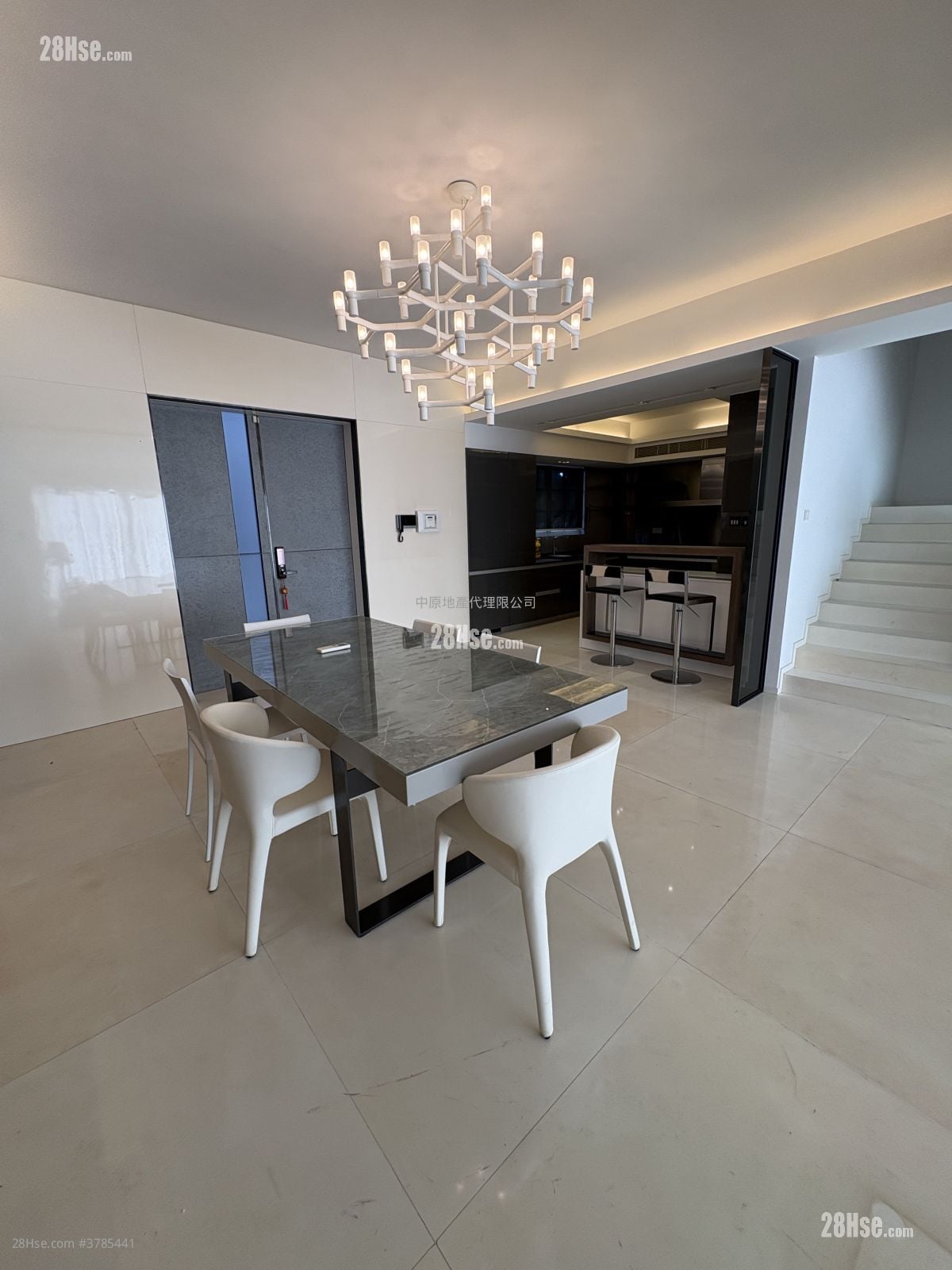 比华利山别墅 售盘 5+ 房 , 4 浴室 3,130 平方尺