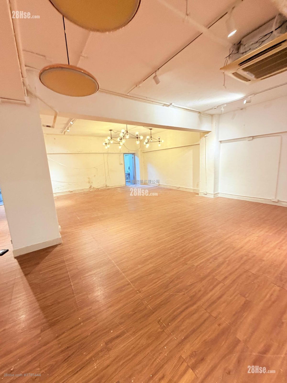 Tong Yuen Factory Building Rental Studio , 4 Toilets 2,100 ft²