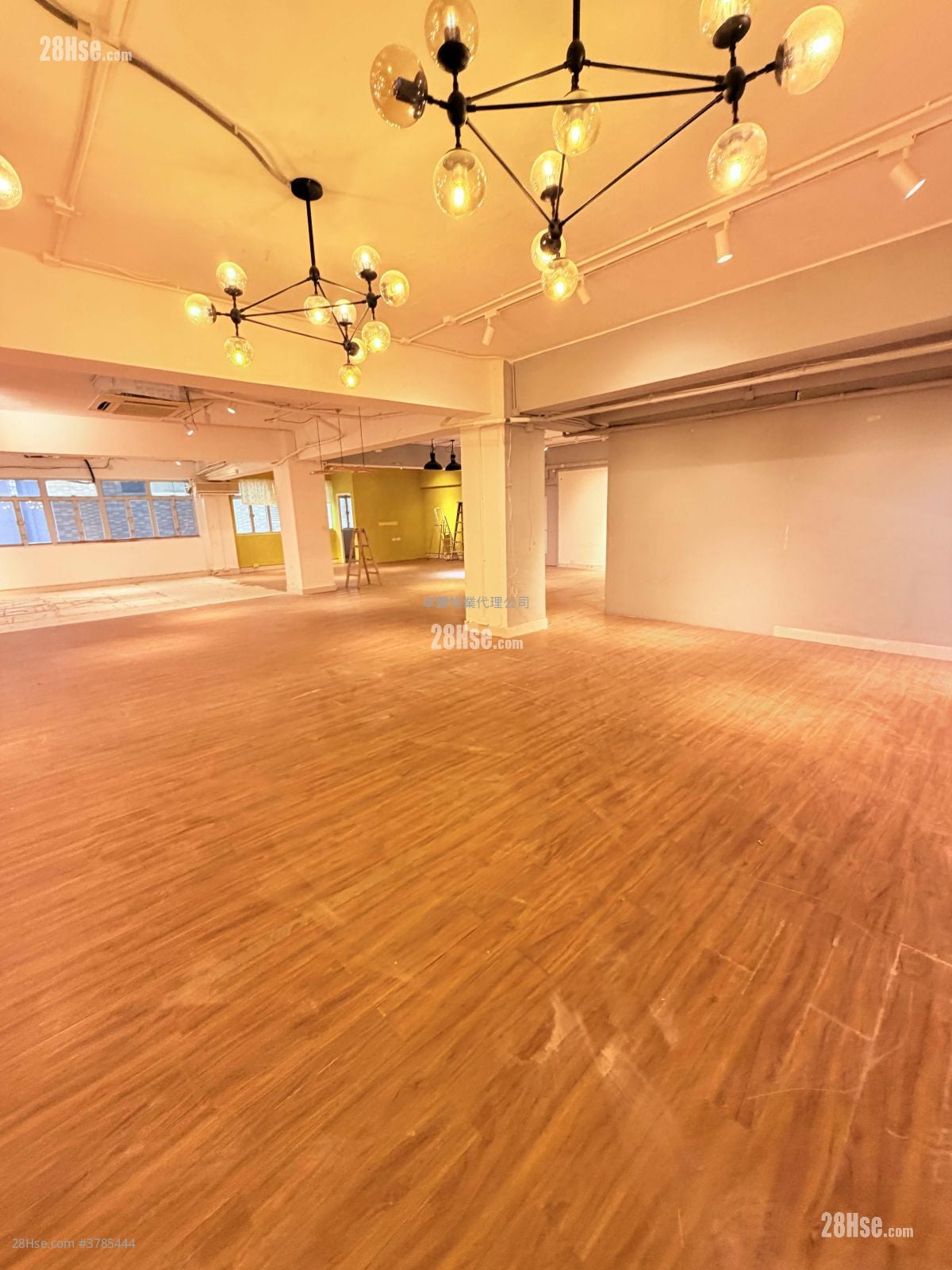 Tong Yuen Factory Building Rental Studio , 4 Toilets 2,100 ft²