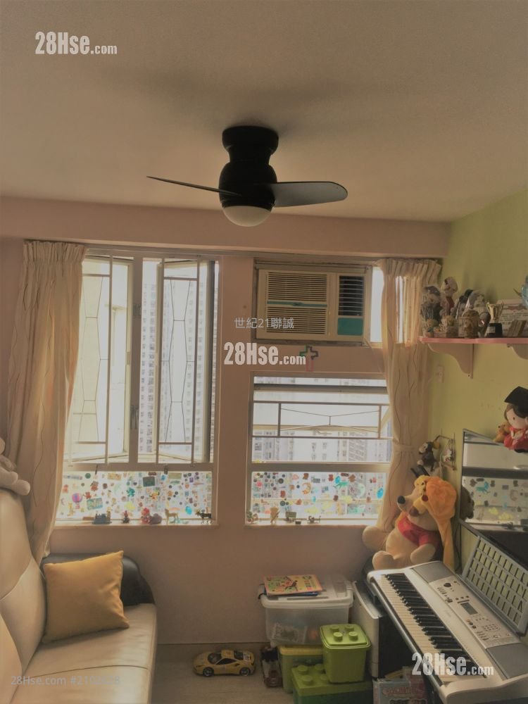 Cheung Wo Court Sell 2 Bedrooms , 1 Bathroom 414 ft²