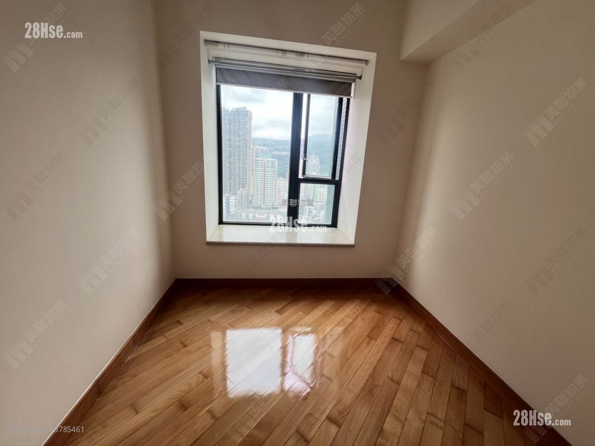 Chelsea Court Rental 3 Bedrooms , 2 Bathrooms 554 ft²