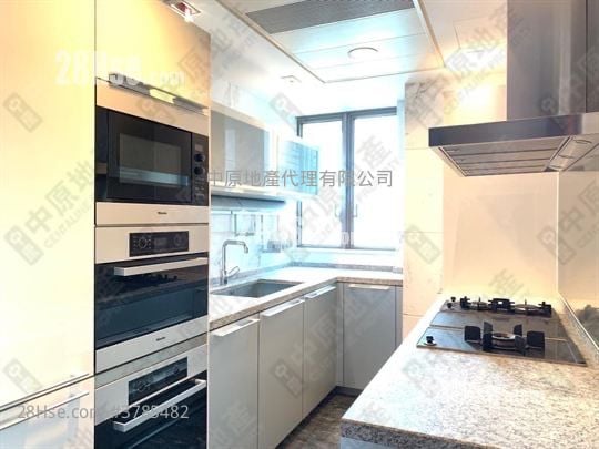 半山壹号 售盘 3 房 , 3 浴室 1,137 平方尺