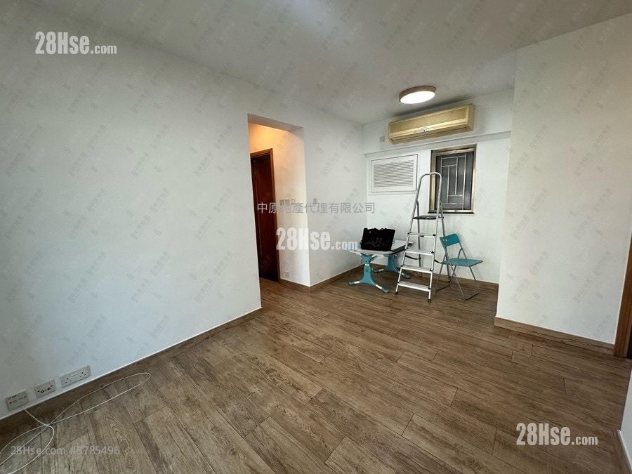 Yoho Town Sell 2 Bedrooms 463 ft²