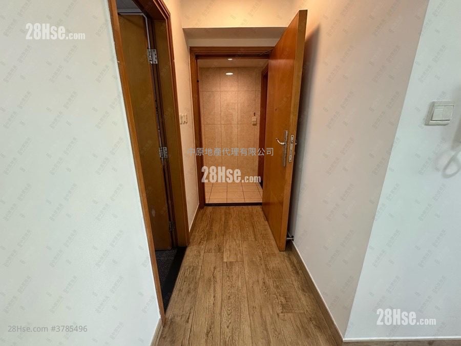 Yoho Town Sell 2 Bedrooms 463 ft²