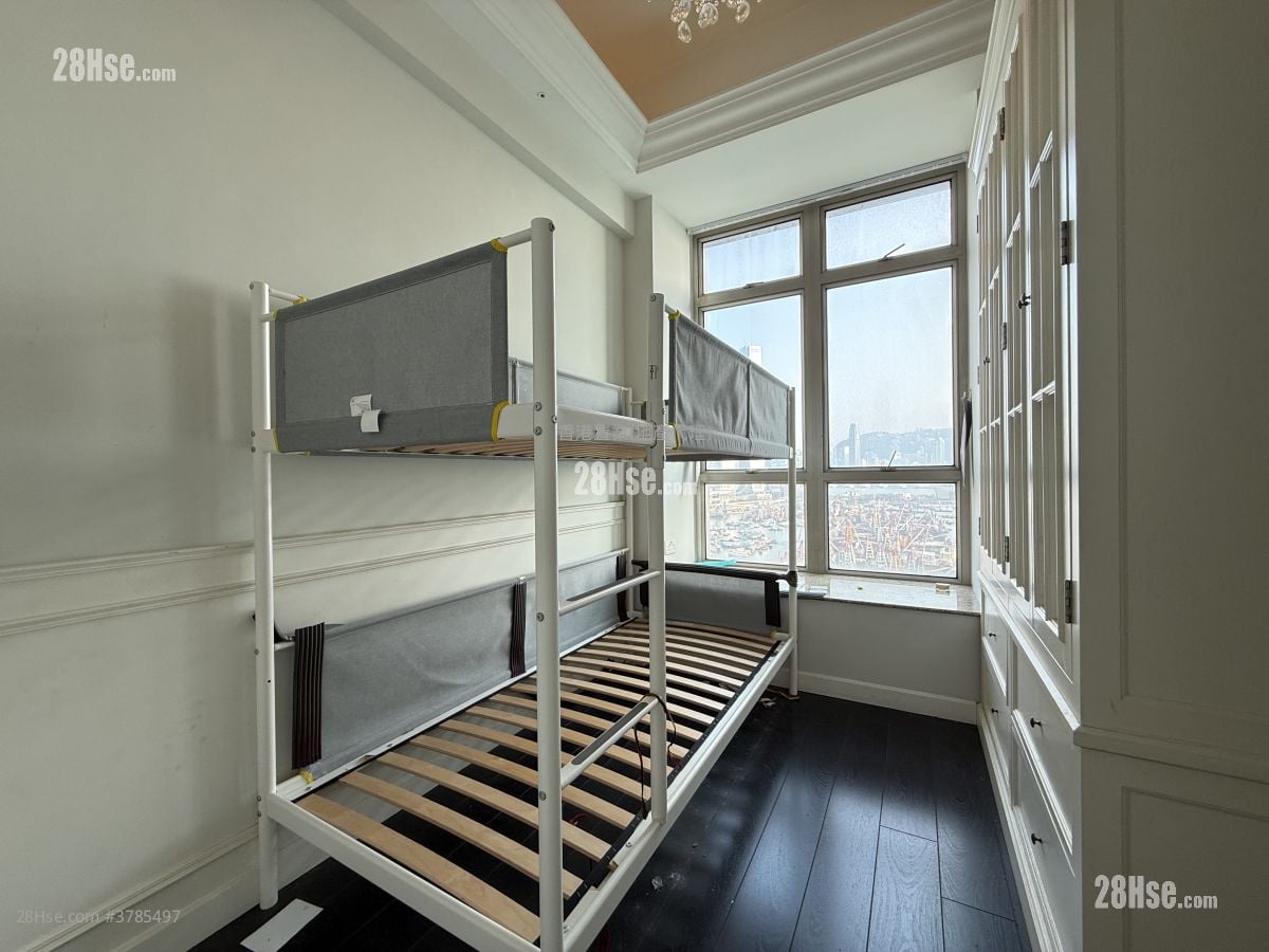 One Silversea Sell 2 Bedrooms , 2 Bathrooms 963 ft²