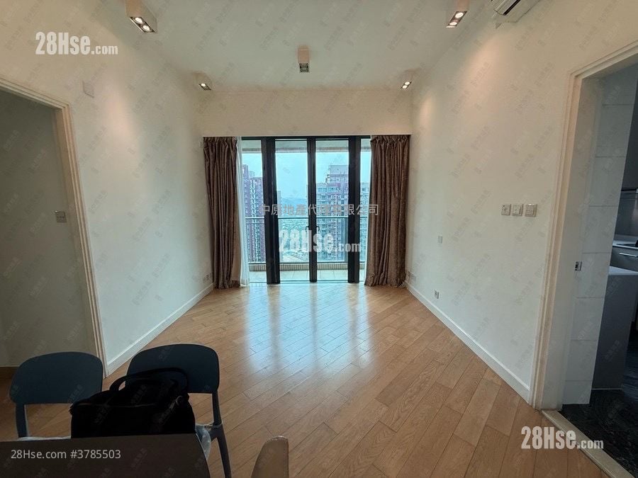 Yoho Midtown Sell 3 Bedrooms 880 ft²