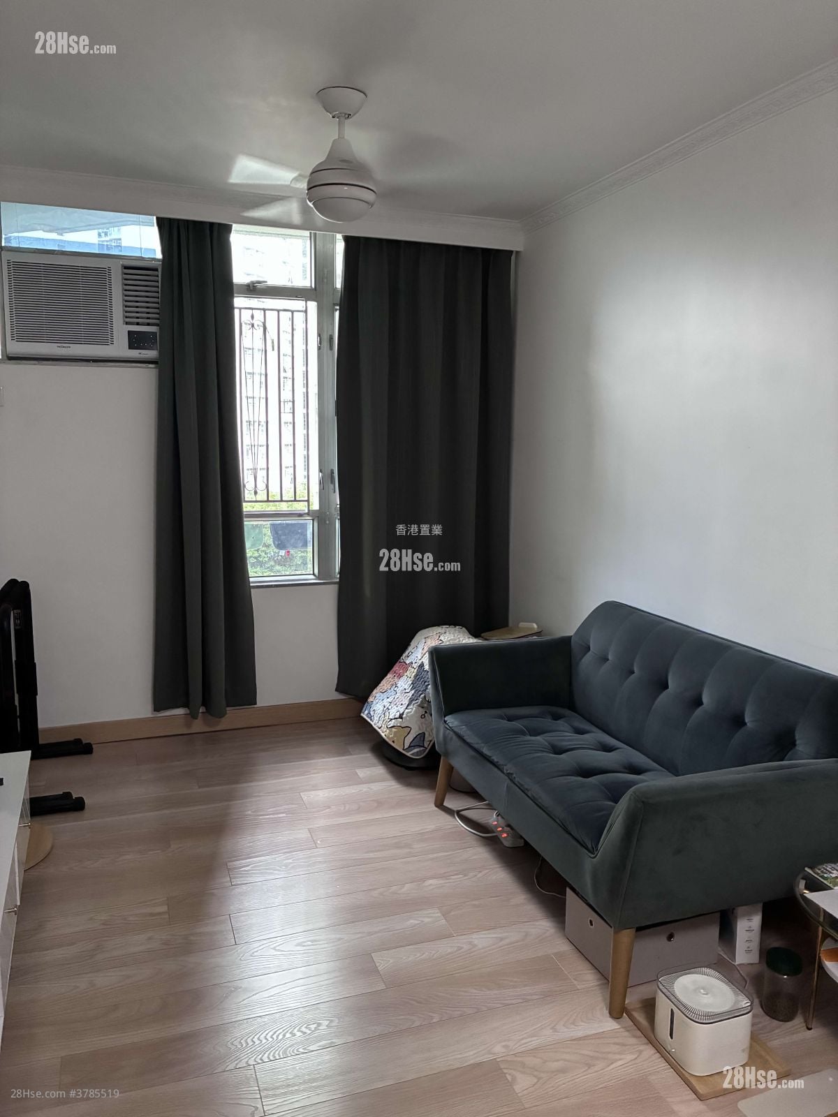 living room: Yu Tung Court Sell 3 Bedrooms , 1 Bathroom 646 ft²