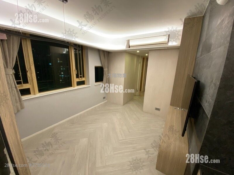 Harbour Place Sell 3 Bedrooms 590 ft²