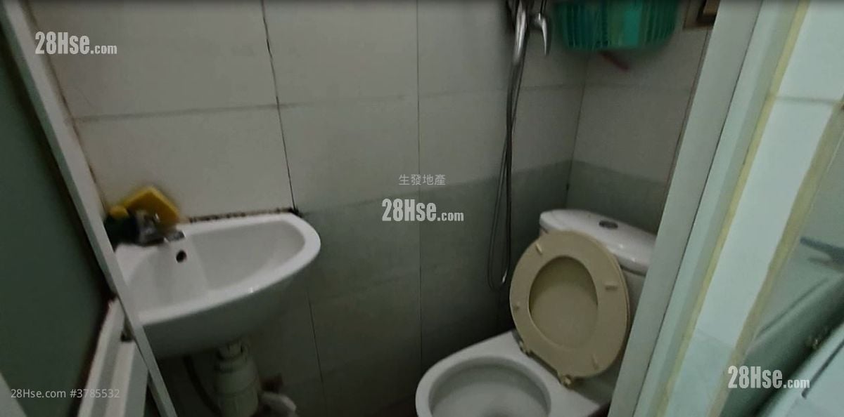 Cambridge Building Sell 3 Bedrooms , 3 Bathrooms 346 ft²