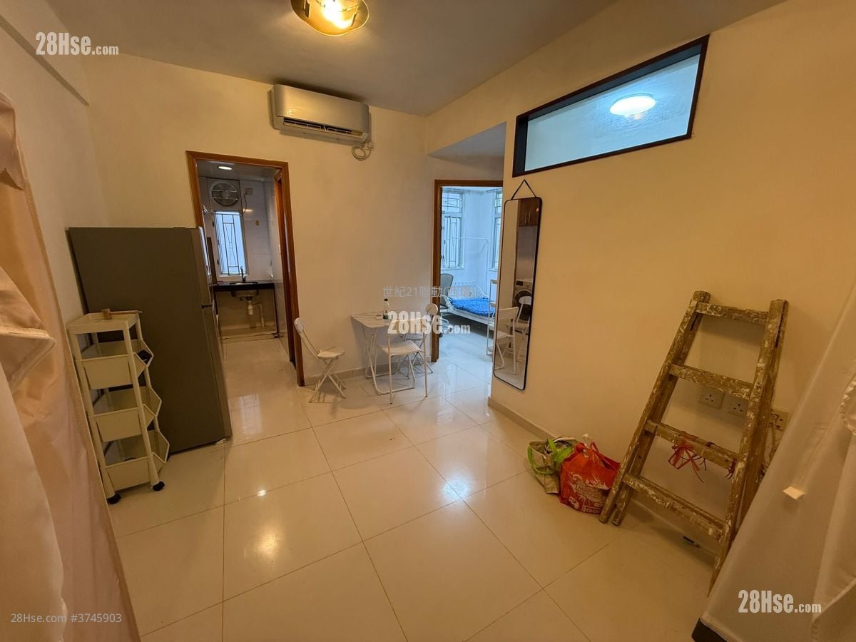 Cheung Ling Mansion Sell 2 Bedrooms , 1 Bathroom 309 ft²