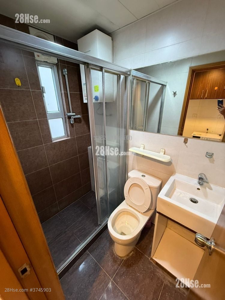 Cheung Ling Mansion Sell 2 Bedrooms , 1 Bathroom 309 ft²