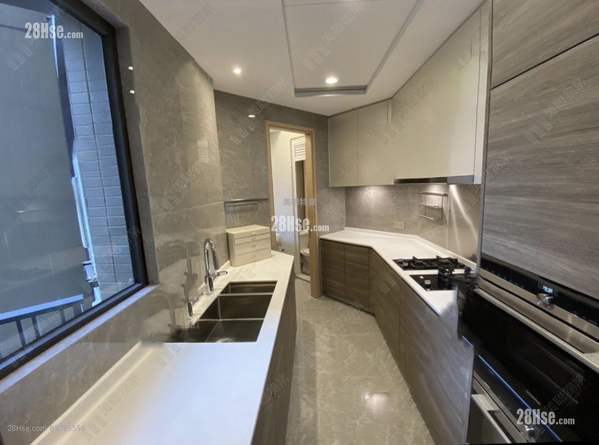 kitchen: Crescent Green Sell 3 Bedrooms , 2 Bathrooms 916 ft²