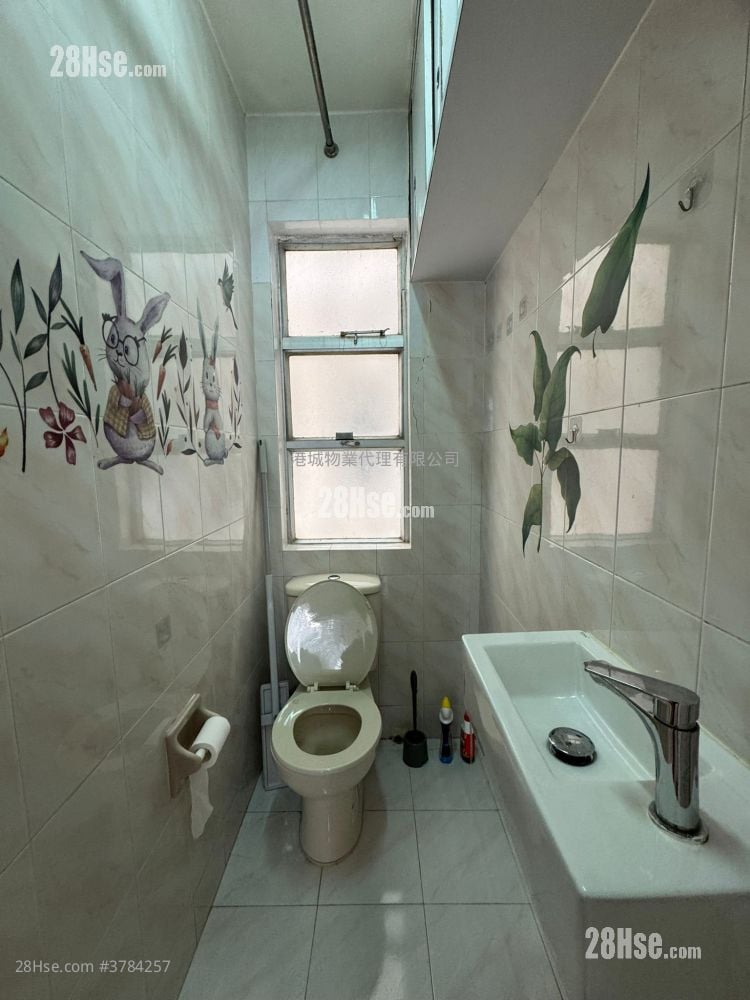 Harrison Court Rental 3 Bedrooms , 2 Bathrooms 766 ft²