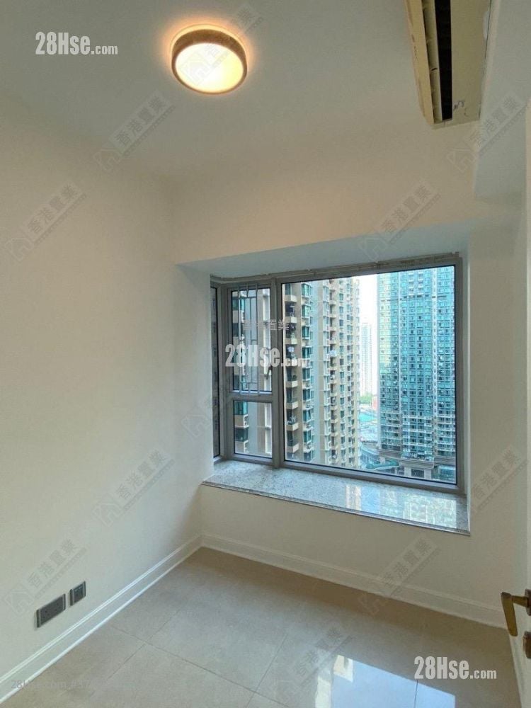 Banyan Garden Rental 2 Bedrooms , 1 Bathroom 511 ft²