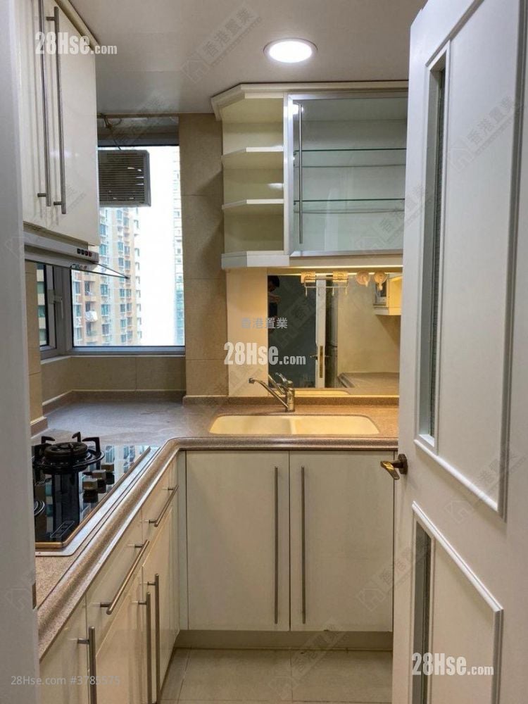 Banyan Garden Rental 2 Bedrooms , 1 Bathroom 511 ft²