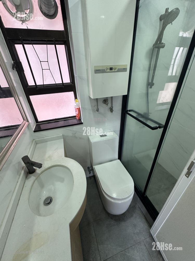 Kwai Chung Centre Rental 2 Bedrooms , 1 Bathroom 353 ft²
