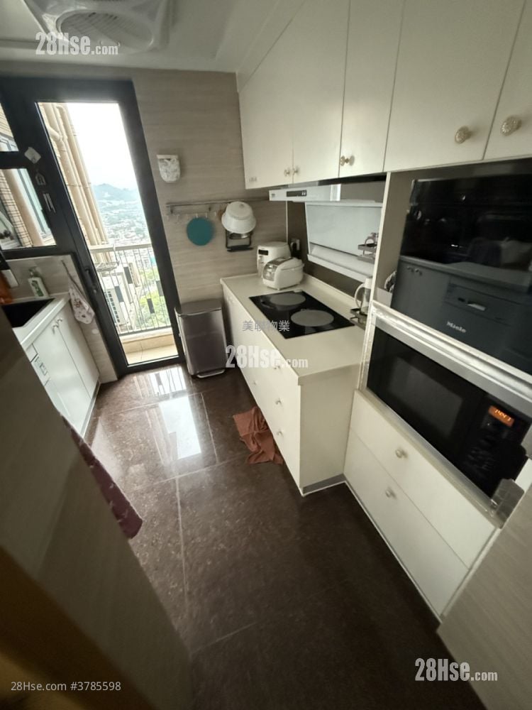 kitchen: Park Signature Sell 4 Bedrooms , 3 Bathrooms 956 ft²