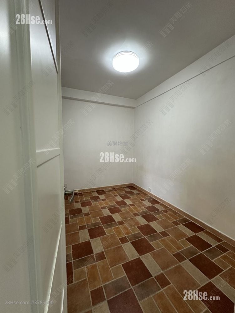 新葵芳花园 租盘 2 房 , 1 浴室 400 平方尺