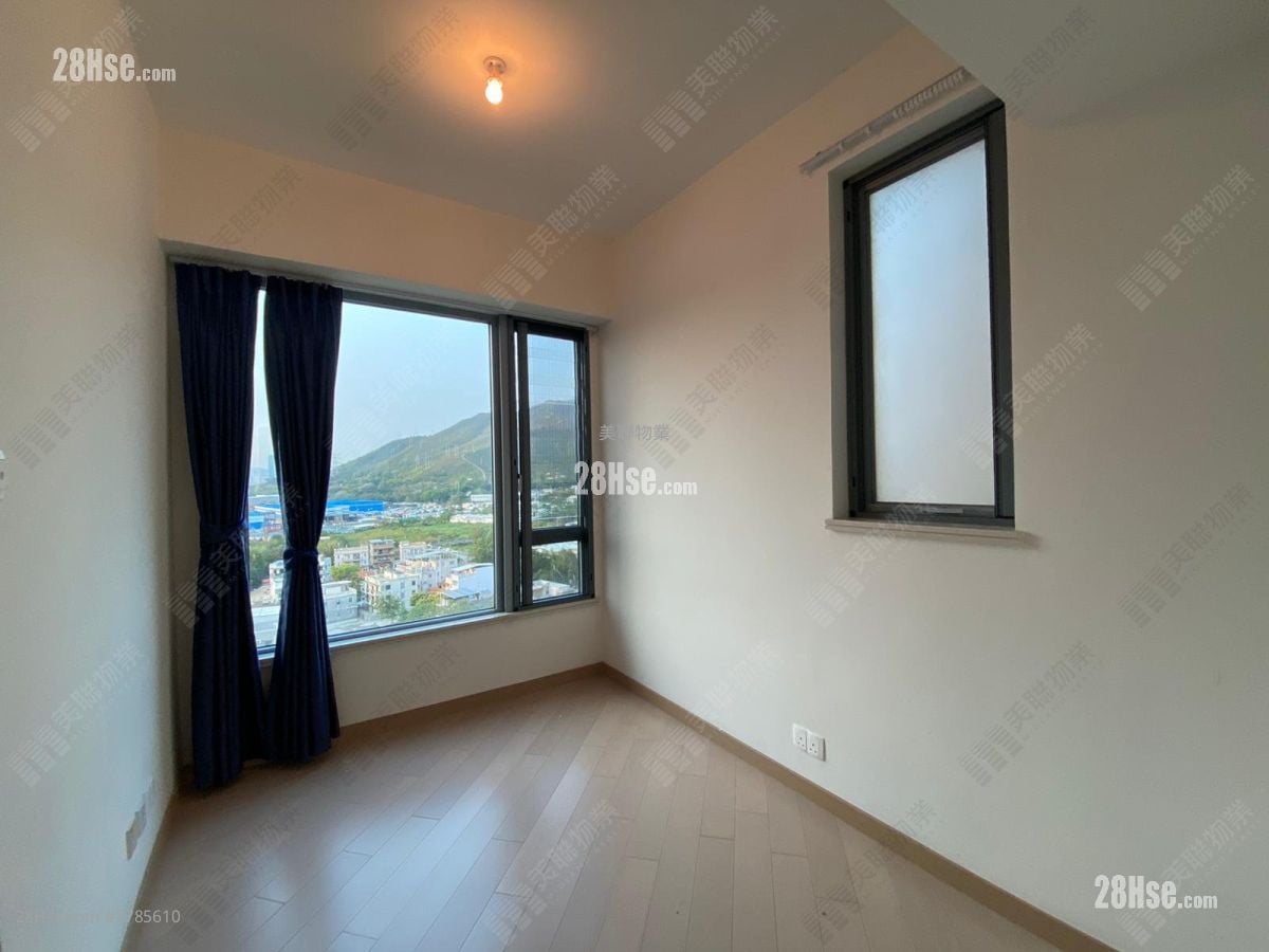 master room: Park Yoho Sell 3 Bedrooms , 2 Bathrooms 717 ft²