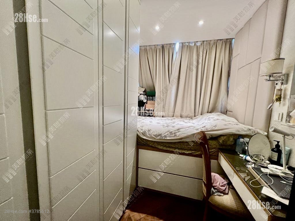 Ultima Sell 3 Bedrooms 994 ft²