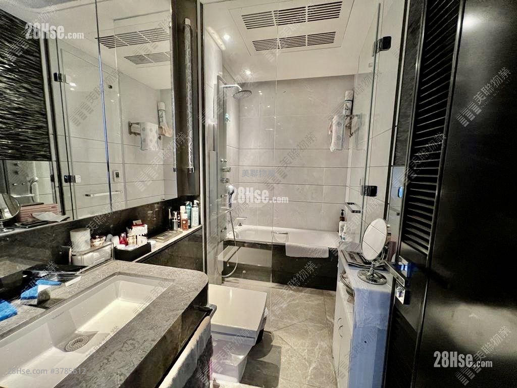 Ultima Sell 3 Bedrooms 994 ft²