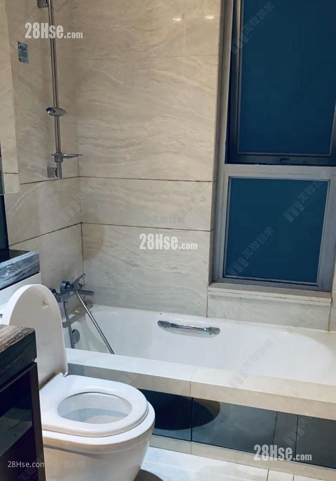 bathroom: Park Yoho Sell 3 Bedrooms , 2 Bathrooms 717 ft²