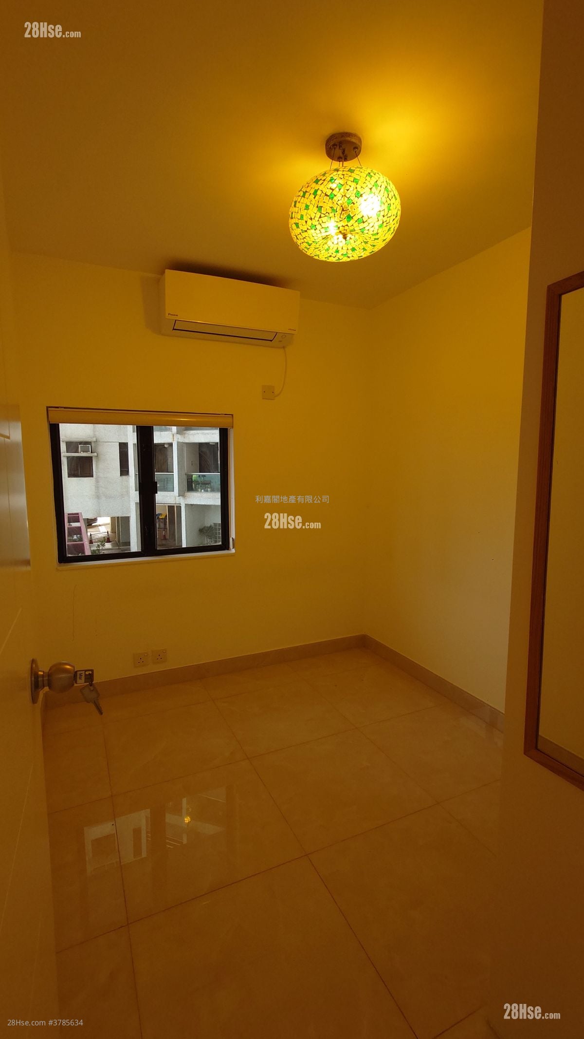 Heng Fa Chuen Sell 4 Bedrooms , 2 Bathrooms 826 ft²
